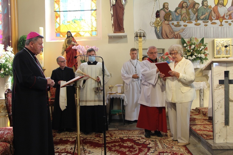 Lubsza. Rekoncyliacja ubiorów Matki Bożej z Czerwonogrodu