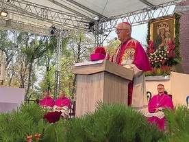 ►	Abp Skworc odniósł się do kluczowych kwestii Kościoła i społeczeństwa.