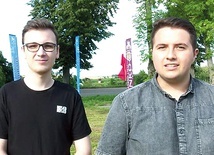 ▼	Konrad Kopacz i Szymon Kamiński w filmiku informacyjnym.