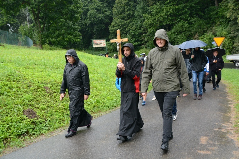 Dróżki kalwaryjskie na rozpoczęcie pielgrzymki LSO