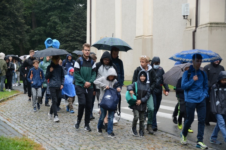 Dróżki kalwaryjskie na rozpoczęcie pielgrzymki LSO