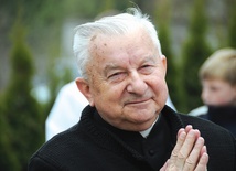 Wpływ na wybór kapłańskiej drogi ks. Bijaka miała niezłomna postawa kard. Wyszyńskiego w starciu z systemową ateizacją Polski.