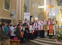 Peregrynacja symboli ŚDM w kwietniu 2015 roku. Na zdjęciu nawiedzenie kościoła w Jedlińsku.