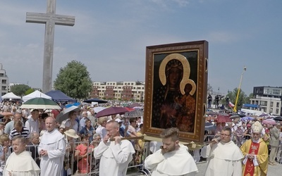 Beatyfikacja kard. Wyszyńskiego i m. Czackiej w obecności jasnogórskiej ikony