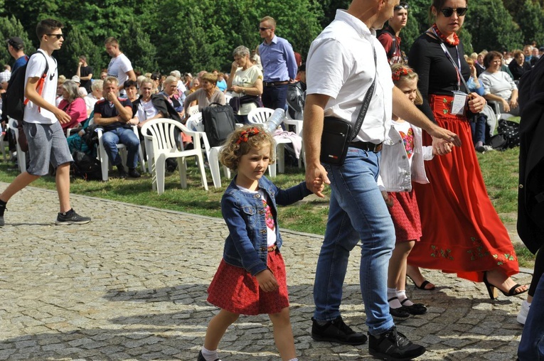 39. PPT - wejście grupy 5