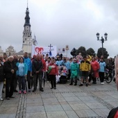 Ks. Stanisław Obrański i przedborscy pątnicy na Jasnej Górze.