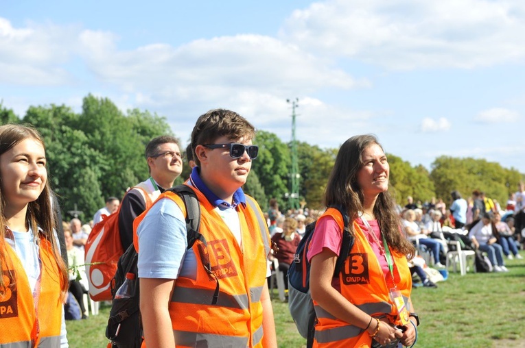 39. PPT - wejście grupy 13