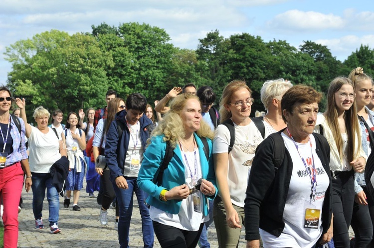 39. PPT - wejście grupy 14