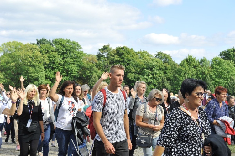 39. PPT - wejście grupy 14