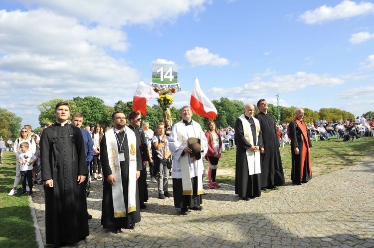 39. PPT - wejście grupy 14