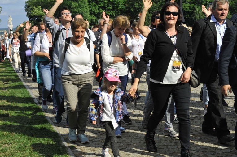 39. PPT - wejście grupy 15