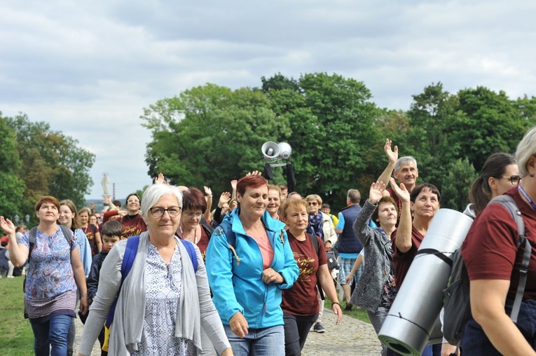 39. PPT - wejście grupy 18