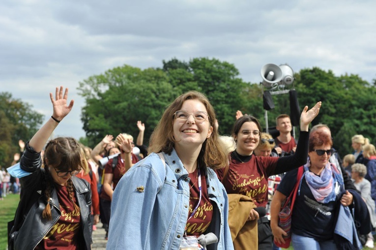 39. PPT - wejście grupy 18