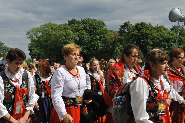 39. PPT - wejście grupy 19
