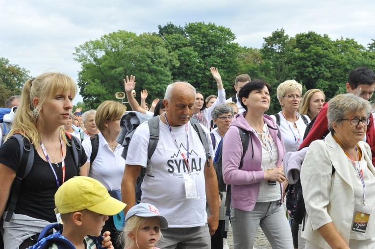 39. PPT - wejście grupy 20