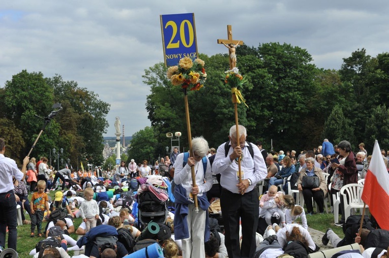 39. PPT - wejście grupy 20