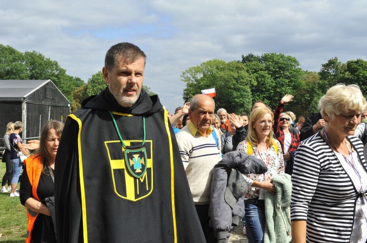 39. PPT - wejście grupy 22