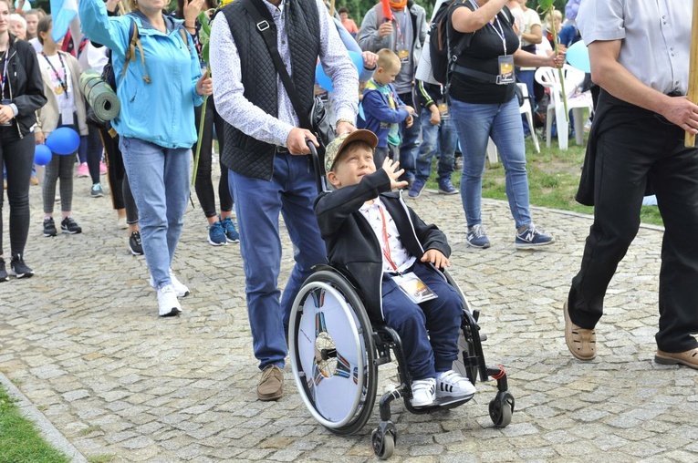 39. PPT - wejście grupy 25
