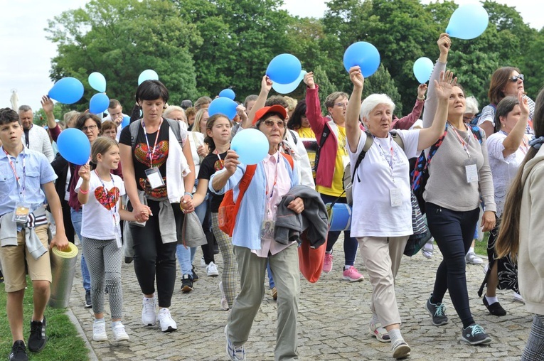 39. PPT - wejście grupy 25