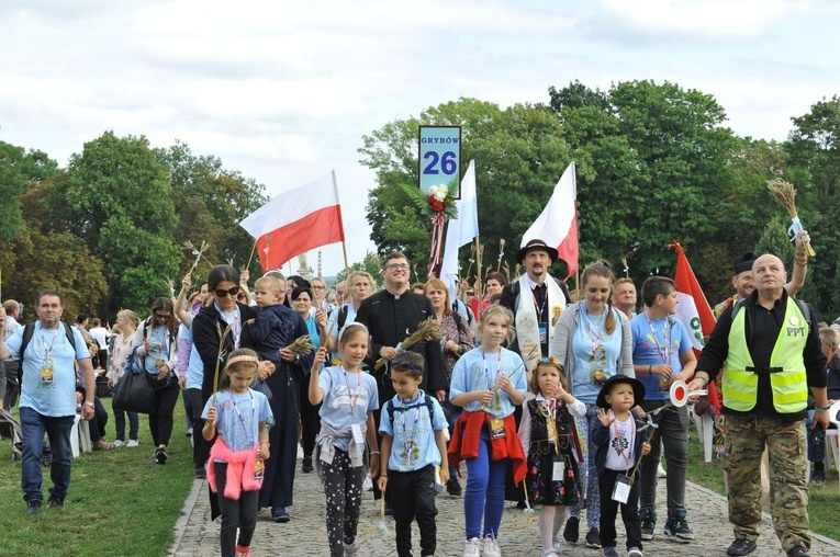 39. PPT - wejście grupy 26