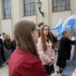 Symbole ŚDM w skarżyskiej Ostrej Bramie