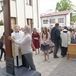 Symbole ŚDM w skarżyskiej Ostrej Bramie