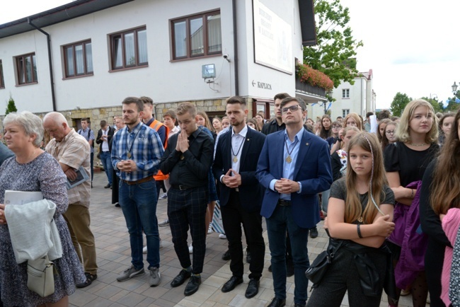 Symbole ŚDM w skarżyskiej Ostrej Bramie