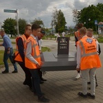 Symbole ŚDM w skarżyskiej Ostrej Bramie