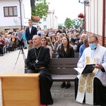 Symbole ŚDM w skarżyskiej Ostrej Bramie