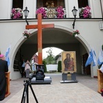 Symbole ŚDM w skarżyskiej Ostrej Bramie