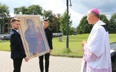 Symbole ŚDM w skarżyskiej Ostrej Bramie