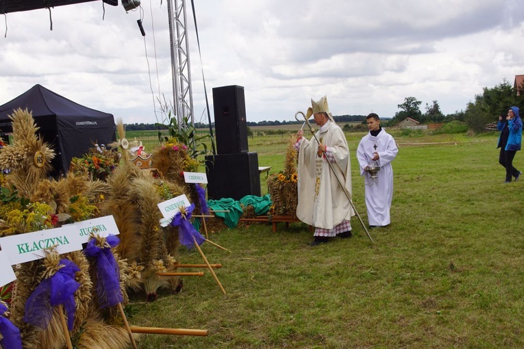 Dożynki Gminy Dobromierz w Szymanowie