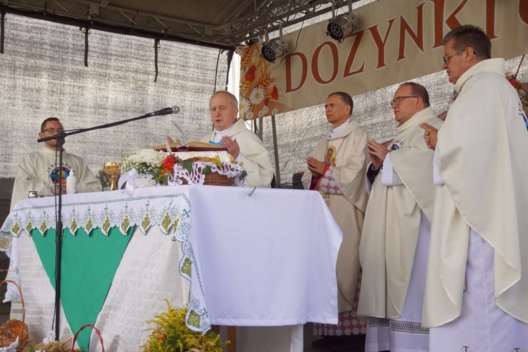 Dożynki Gminy Dobromierz w Szymanowie