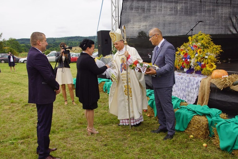 Dożynki Gminy Dobromierz w Szymanowie