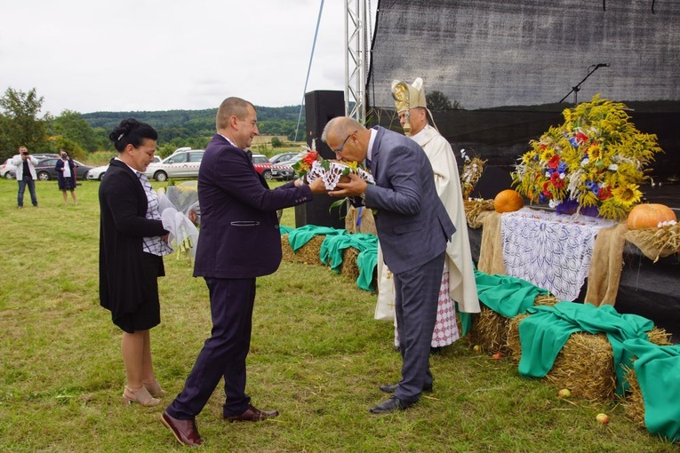 Dożynki Gminy Dobromierz w Szymanowie