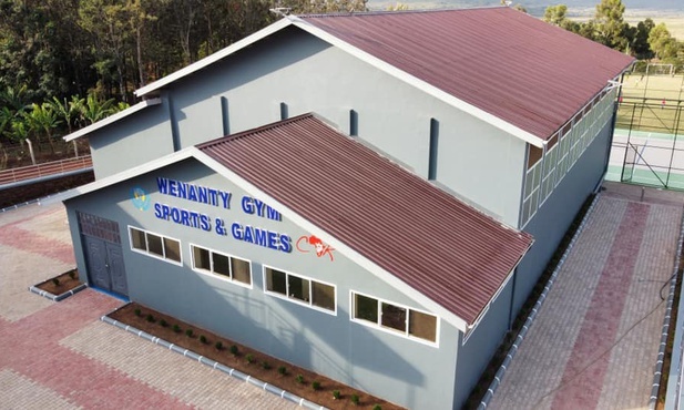 Misjonarz wybudował centrum sportowe w Tanzanii