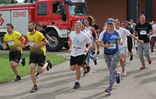 Sportowa pomoc z Fundacją Krzyż Dziecka w Pisarzowicach