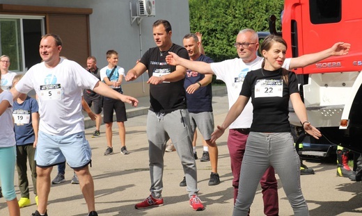 Sportowa pomoc z Fundacją Krzyż Dziecka w Pisarzowicach