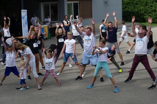 Sportowa pomoc z Fundacją Krzyż Dziecka w Pisarzowicach