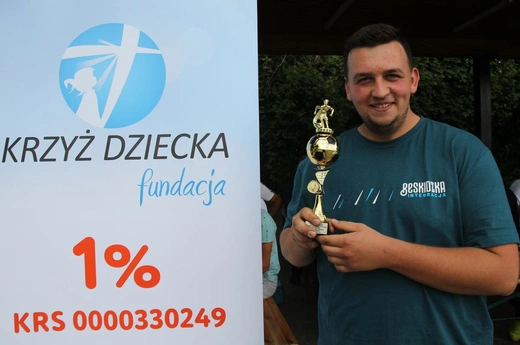 Sportowa pomoc z Fundacją Krzyż Dziecka w Pisarzowicach