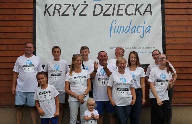 Sportowa pomoc z Fundacją Krzyż Dziecka w Pisarzowicach