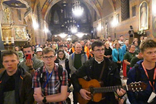 Wieczorne powitanie 410. Pielgrzymki Żywieckiej w Żywcu - 2021