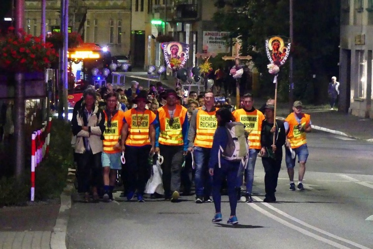 Wieczorne powitanie 410. Pielgrzymki Żywieckiej w Żywcu - 2021