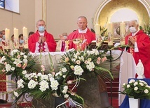	Mszy św. przewodniczył bp Marek Solarczyk.