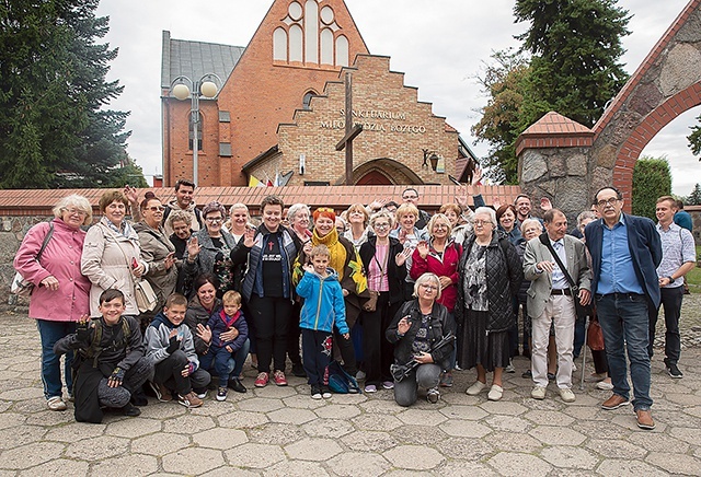 ▲	Część pielgrzymów zdecydowała się  na wyjazd do Myśliborza.