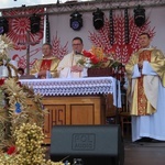 Dożynki, folklor, rycerze, zespoły i uliczni artyści