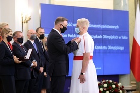 Anita Włodarczyk i inni medaliści igrzysk w Tokio odznaczeni przez prezydenta