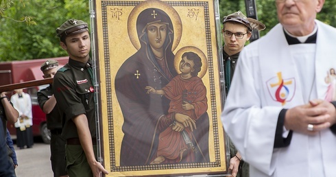 Symbole ŚDM na krótkim przystanku w Koszalinie