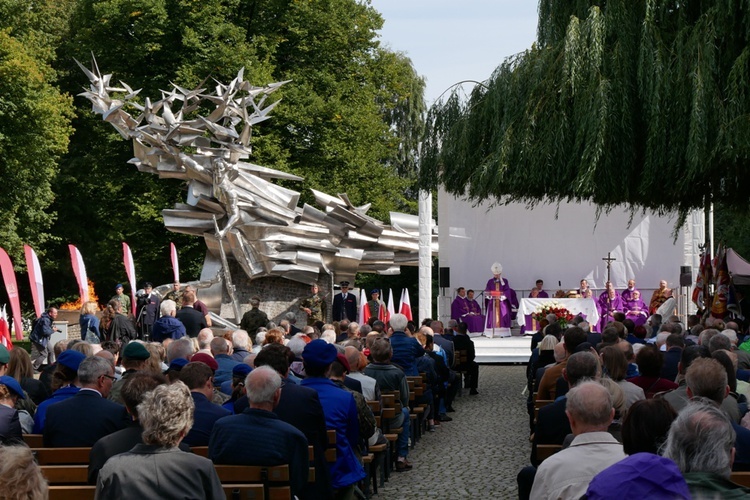 Msza św. przy pomniku Obrońców Poczty 2021