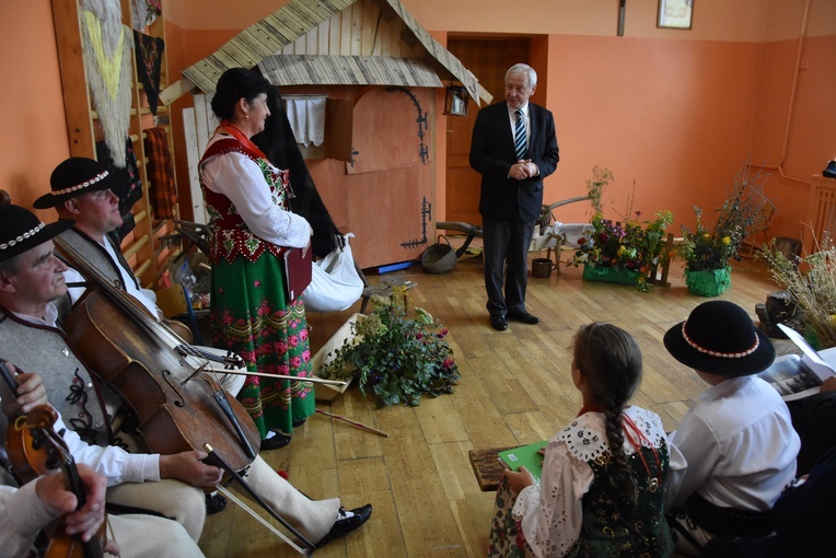 100 lat Szkoły Podstawowej nr 1 w Czerwiennem